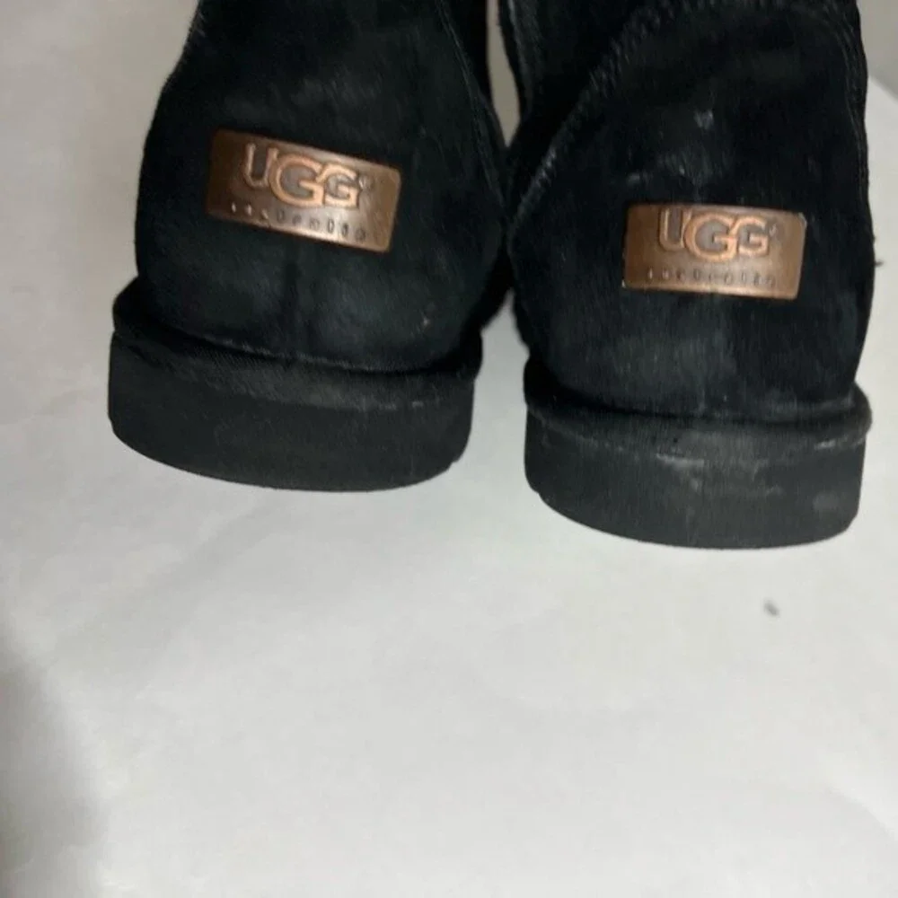 Ugg Women's Shoes Ugg Cargo 5918  Black Suede And Shearling Boots Size 6